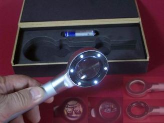 Handlupe mit weißer LED-Beleuchtung 