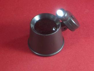 Sehr leichte Uhrmacherlupe mit LED Beleuchtung 