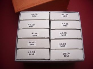 100 Mineralgläser a 10 Verpackungen mit jeweils 10 Stück je Größe 