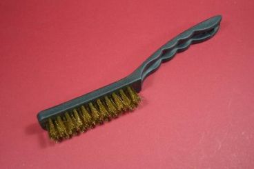 Reinigungsbürste mit Kunststoffgriff und Messingborsten 