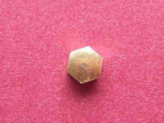 Uhrenkrone sechseckig 24 Karat Gold, Ø 3,2mm, Höhe 2,1mm, Gewinde 0,9mm 