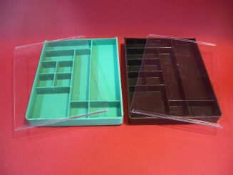 Kunststoff-Dose Box mit 11 verschieden grossen Fächern grün