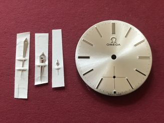 Omega Zifferblatt mit chromfarbenen Indikationen und Zeiger, Durchmesser: 29,62 