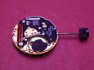 Baume & Mercier Uhrwerk Kal. 8295, Quartz, weiße Datumscheibe mit schwarzer Schrift, Datum bei der 6, NOS (New Old Stock) 