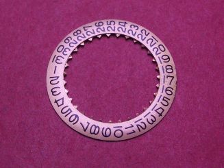 Omega Datumscheibe für Kal. 502, schwarze Schrift auf roséfarbenem Untergrund, Datum bei der 3 