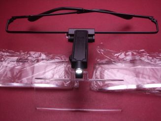 Lupenbrille mit LED Lampe und drei Stärken 1.5, 2.5, 3.5 