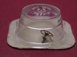 Omega 211 - Teile-Nr. 1224 - Minutenrad mit Minutenrohr, Höhe 4,61 