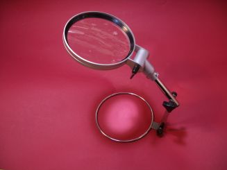 Standlupe, 3 Gelenke, Lupe 1,6- und 4- fache Vergrößerung 