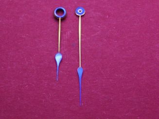 Taschenuhr-Zeiger blau / gelb, Loch-Ø Std/Min 180/30, Länge Stundenzeiger: ca. 15,5mm, Länge Minutenzeiger ca. 22,2mm 