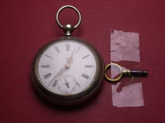 Taschenuhr mit Aufzugschlüssel, Ø 51,7mm, gebraucht 