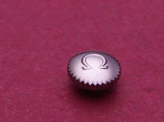 Omega Krone staubgeschützt in Stahl, Ø 4,6mm, Höhe 1,5mm, Gesamthöhe 2,3mm, Gewinde 0,9mm 