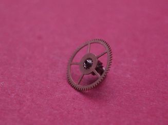 Omega 550 - Teile-Nr. 1224 - Minutenrad mit Minutenrohr, NOS (New Old Stock) 