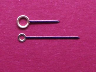 Kienzle Uhrenzeiger schwarz gold, Kaliber 051, Loch-Ø: 165/85, Länge Stundenzeiger: ca. 6,2mm, Länge Minutenzeiger: ca. 11,1mm 