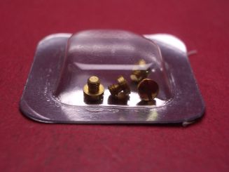 1 Cartier Schraube, gelb, Ø 3,2mm, Länge 2,9mm, für Pendulette de Voyage Quadrant Reisewecker, VA400226 