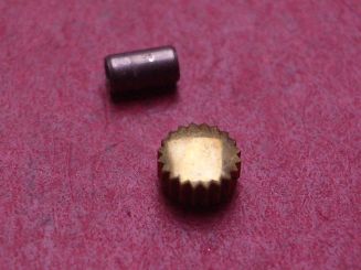 Krone mit Tubus, gelb, Ø 3,9mm, Höhe 2,2mm, Gesamthöhe 4,4mm, Tubus Ø 1,9mm 