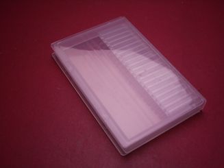 Aufbewahrungs-, /Transport- / oder Sortierbox aus Kunststoff, 10cm x 6,5cm x 0,5cm, mit 20 kleinen Innenfächern für bspw. Bohrerspitzen oder Ersatzklingen 