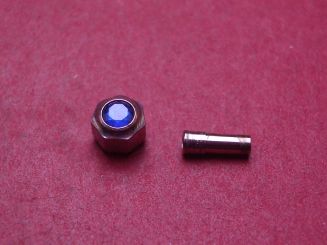 Cartier Krone, Stahl mit eingefasstem Spinell und Tubus, Ø 4,75mm, Höhe 3,8mm, gebraucht 
