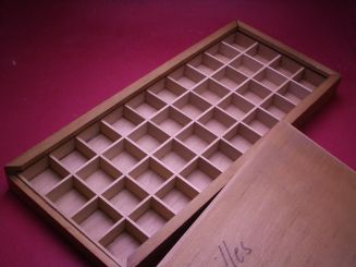 Aufbewahrungs- /Sortierbox aus Holz mit Schiebedeckel und 40 Fächern, gebraucht 
