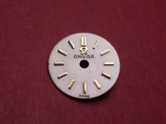 Omega Zifferblatt, Ø 11mm, creme mit goldfarbenen Inlays, 