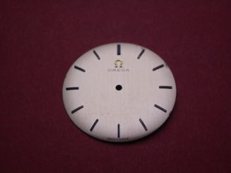 Omega Zifferblatt, Ø 26,5mm, creme mit dunklen Inlays 