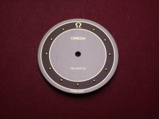 Omega Zifferblatt, Ø 27,5mm, schwarz/gold mit goldfarbenen Inlays 