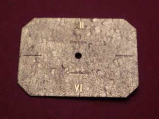 Omega Zifferblatt, ca. 25,0mm x 34,5mm, gold mit goldfarbenen Inlays 