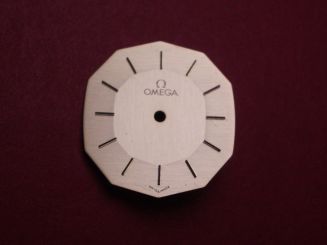 Omega Zifferblatt, ca. 20,0mm x 21,6mm, gold mit goldfarbenen Inlays 