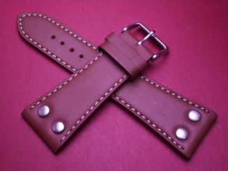Leder-Armband, Kalbsleder mit Nieten, 30mm im Verlauf auf 22mm, Farbe: braun mit weißer Naht 