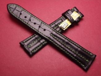 Louisiana Krokodil-Leder-Armband, 21mm im Verlauf auf 17mm, signiert: Chronoswiss, Farbe: schwarz mit grüner Naht 