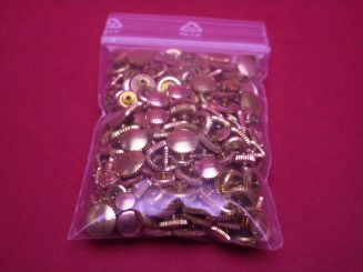 Assortierte Uhrenkronen, rosé- und goldfarben, verschiedene Größen 