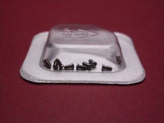 Cartier Schraube, Stahl, Ø 1,25mm, Länge 2,38mm, für Panthère PM, MM & GM, VLC PM & GM, Santos 100 XL, Santos Demoiselle PM & Tank Divan Mini, techn. Ref. 0198, 0191, 1284, 1120, 2740, 2741, 1080, 1285, 1300, 1320, 2698, 2599, 2891 & 2935 