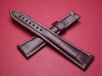 Breguet Lederarmband, Krokodil, Breite: 22mm im Verlauf auf 16mm, Längen: Lochseite 125mm & Schließenseite 90mm, braun mit heller Naht, ohne Schließe, GCU.9W6.L0.UM.213 