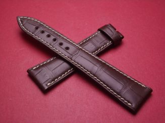 Breguet Lederarmband, Krokodil, Breite: 21mm im Verlauf auf 17mm, Längen: Lochseite 115mm & Schließenseite 75mm, braun mit heller Naht, ohne Schließe, GCU.9W6.LO.NS 