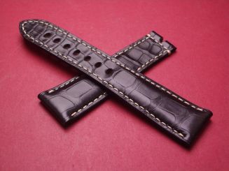 Breguet Lederarmband, Krokodil, Breite: 22mm im Verlauf auf 18mm, Längen: Lochseite 115mm & Schließenseite 80mm, schwarz mit heller Naht, ohne Schließe 