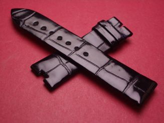 Breguet Lederarmband, Krokodil, Breite: 18mm im Verlauf auf 16mm, Zwischenbreite: 4,8mm, Längen: Lochseite 95mm & Schließenseite 60mm, schwarz, ohne Schließe, GCU.986.R/1.NBS 