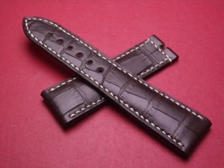 Breguet Lederarmband, Krokodil, Breite: 23mm im Verlauf auf 20mm, Längen: Lochseite 115mm & Schließenseite 75mm, braun mit heller Naht, ohne Schließe, GCU.9ZV.MS.UM.213 