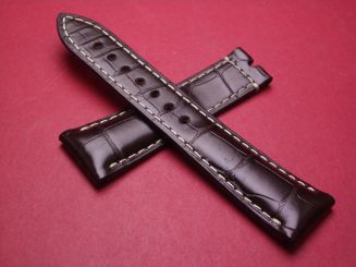 Breguet Lederarmband, Krokodil, Breite: 22mm im Verlauf auf 18mm, Längen: Lochseite 115mm & Schließenseite 75mm, braun mit heller Naht, ohne Schließe, GCU.9Z8.LS.NS.21 
