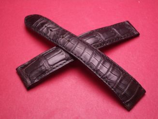 Omega Uhren-Armband, Schaufenstermodell, Krokoleder, Breite: 19mm im Verlauf auf 16mm, Längen: Lochseite 105mm & Schließenseite 100mm, schwarz, ohne Schließe, gebraucht aber ungetragen 