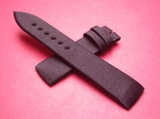 Breguet Lederarmband, mit Stoffüberzug, Breite: 18mm im Verlauf auf 16mm, Längen: Lochseite 105mm & Schließenseite 60mm, schwarz, ohne Schließe, GCU.864.NNNB 