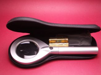 Handlupe mit weißer LED-Beleuchtung 2-fache und 4-fache Vergrößerung 