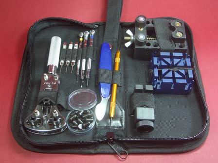 Werkzeug-Set in einer Reisemappe, bestehend aus 12 Teilen 