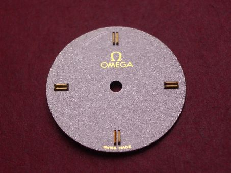 Omega Zifferblatt, Ø 17,7mm, silber/glitzer mit goldfarbenen Inlays 