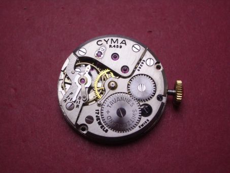 Uhrwerk Cyma Cal. 459, Handaufzug, ohne Zentralsekundenrad, signiert Tavannes, NOS (New Old Stock) 