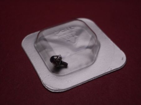 Cartier Krone, Stahl, mit Saphir, für 21 PM & GM, techn. Ref. 1330 & 1340, VC070228 