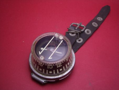 Alter Tauchkompass mit Lederband, Ø ca. 69,5.mm - 55,7mm 