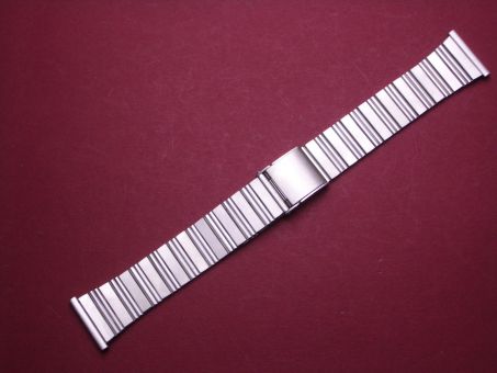 Schönes altes zwei geteiltes Metall-Uhren-Armband 18mm im Verlauf auf 15mm,, aus den 70er Jahren, Anstoßbreite 20mm,  mit verschiebbaren Verschluss 