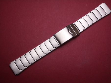Schönes altes Metall-Uhren-Armband 21mm im Verlauf auf 18mm an der Faltschließe mit Sicherheitsbügel, aus den 70er Jahren, Anstoßbreite 18mm 