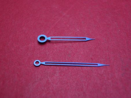 Zeigerspiel für Uhrwerke 17 Linien, Stahl, gebläut, Stundenzeiger: Ø 175 Länge 15,2mm, Minutenzeiger: Ø 110 Länge 20mm 