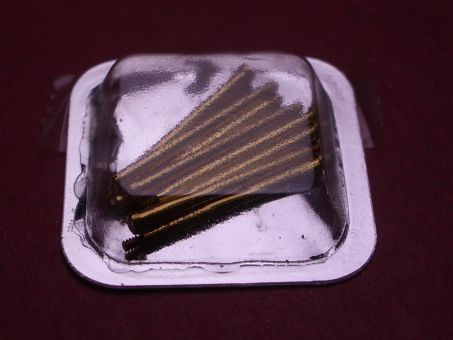 1 Cartier Bandschraube, Gelbgold, für Tank Francaise MM, techn. Ref. 1821 & 2466, VA280788 