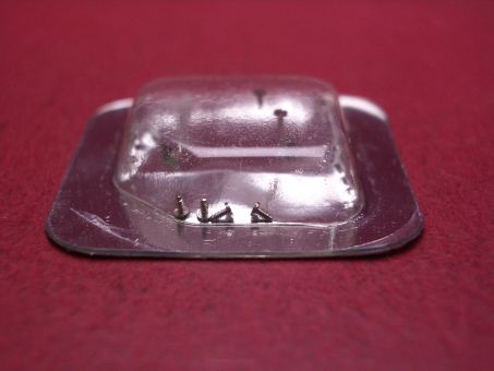 1 Cartier Schraube für Befestigungsplättchen, für techn. Ref. 0173, 1140, 0113, 0102, 0106, 0107, 0104, 0115, 1272, 0171, 0156, 0174, 0172, 0157, 1274, 1275, 0100, 0121 & 1273, 00330733 